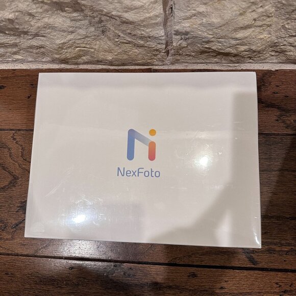 NWT NexFoto WiFi Elite 8 8" HD Digital Photo Wood Frame - Picture 2 of 5